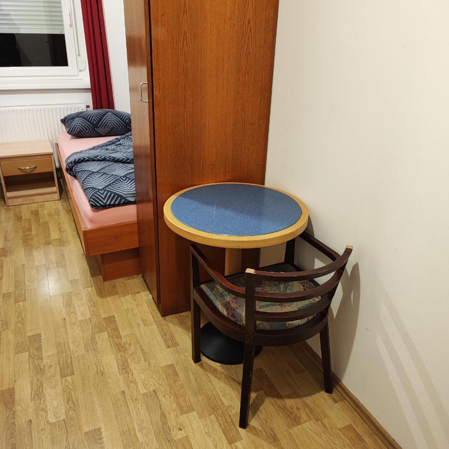 Sostanj Velenje Ravne Sobe Rooms Vrtacnik D O O Luaran gambar