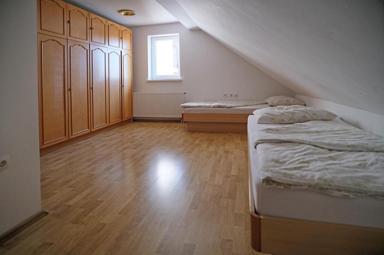 Sostanj Velenje Ravne Sobe Rooms Vrtacnik D O O Luaran gambar