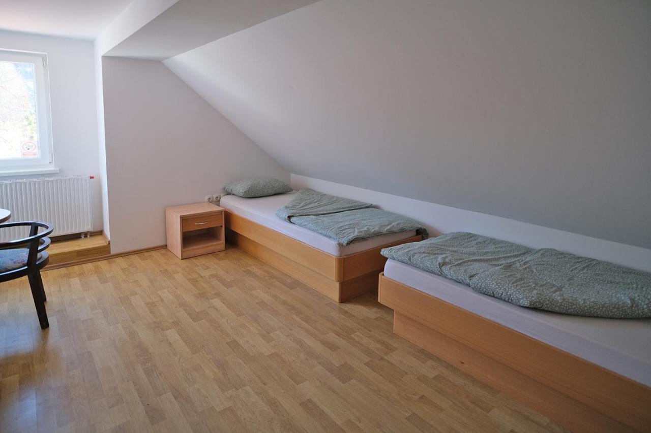 Sostanj Velenje Ravne Sobe Rooms Vrtacnik D O O Luaran gambar