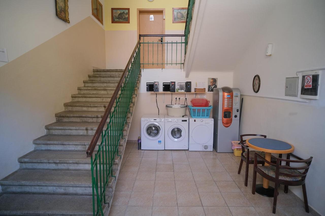 Sostanj Velenje Ravne Sobe Rooms Vrtacnik D O O Luaran gambar