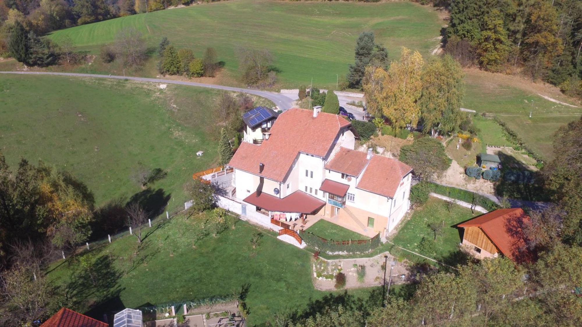 Sostanj Velenje Ravne Sobe Rooms Vrtacnik D O O Luaran gambar