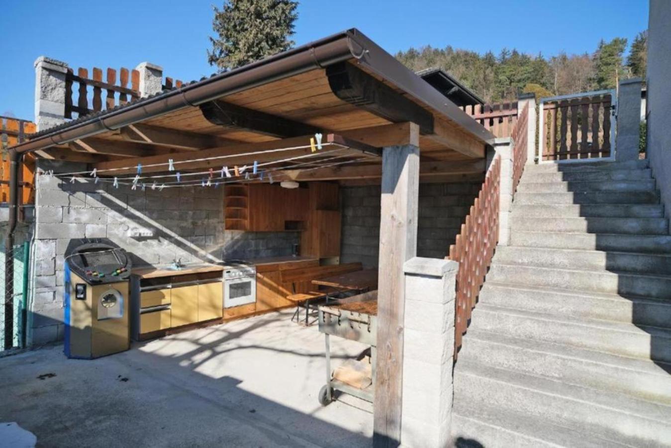 Sostanj Velenje Ravne Sobe Rooms Vrtacnik D O O Luaran gambar