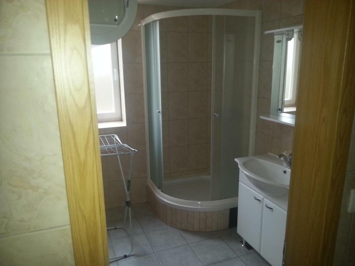 Sostanj Velenje Ravne Sobe Rooms Vrtacnik D O O Luaran gambar