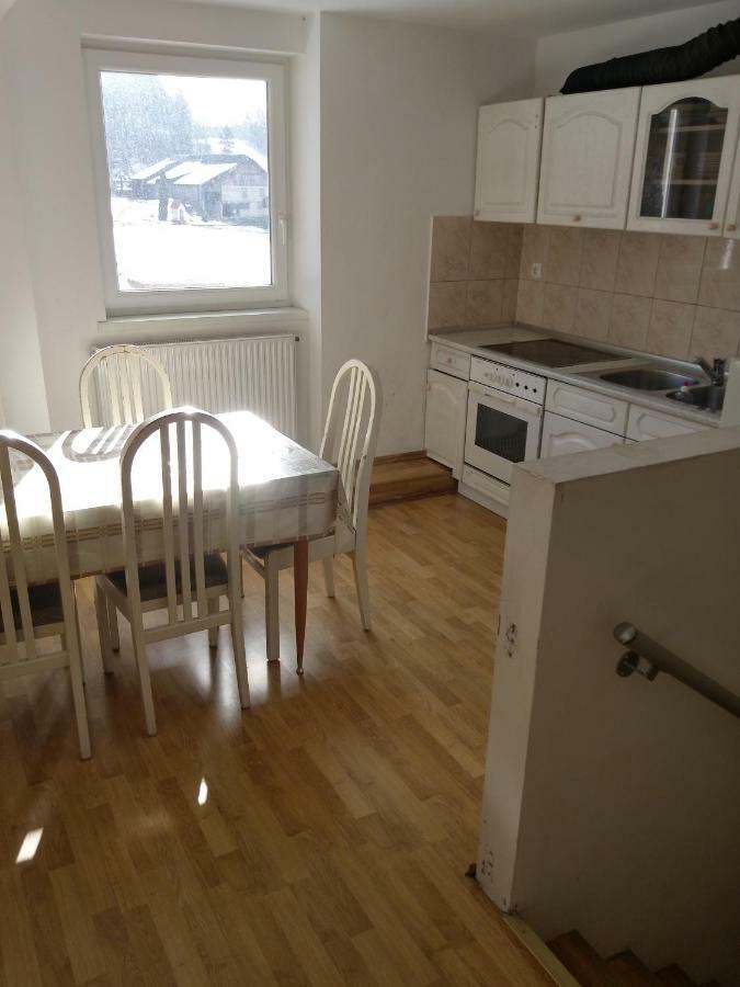 Sostanj Velenje Ravne Sobe Rooms Vrtacnik D O O Luaran gambar